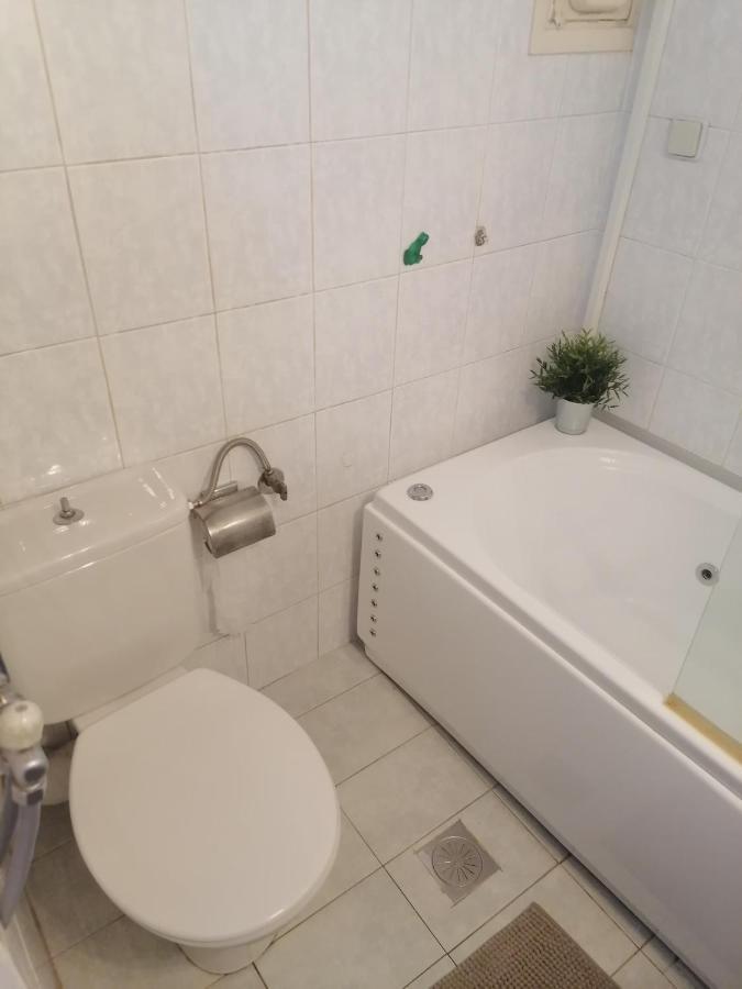 Four Reasons Apts Ampelokipi * Thessaloniki
