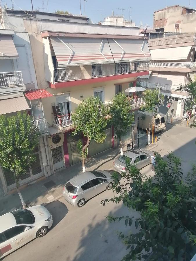 Four Reasons Apts Ampelokipi Apartment