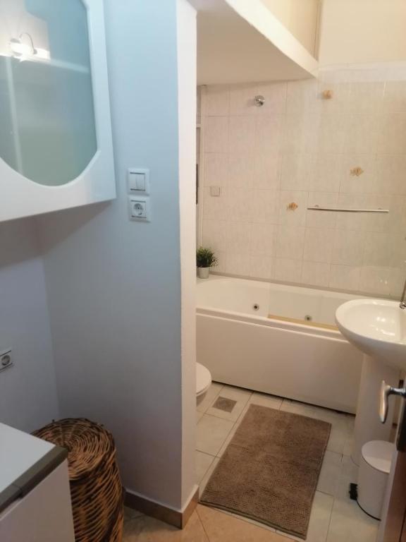 Four Reasons Apts Ampelokipi Thessaloniki