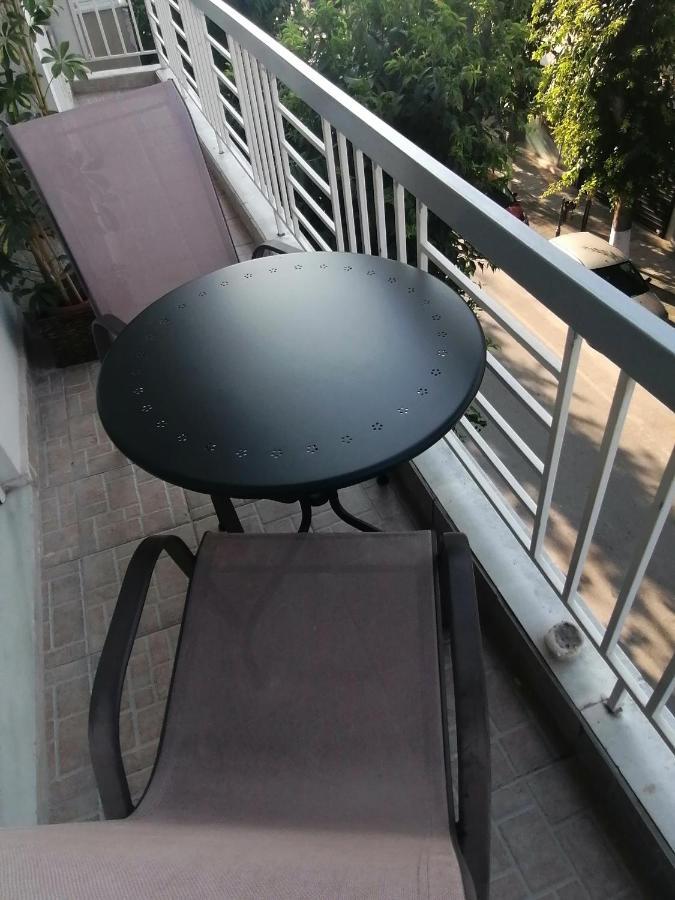 Four Reasons Apts Ampelokipi Apartment *